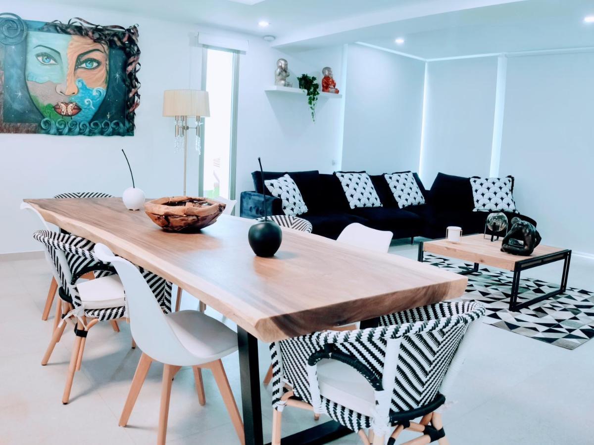 Elegante Y Moderna Villa Miami Адехе Екстериор снимка