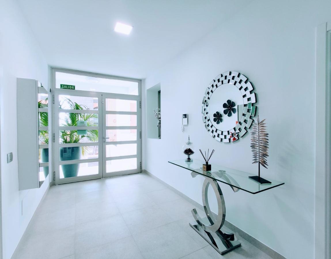Elegante Y Moderna Villa Miami Адехе Екстериор снимка