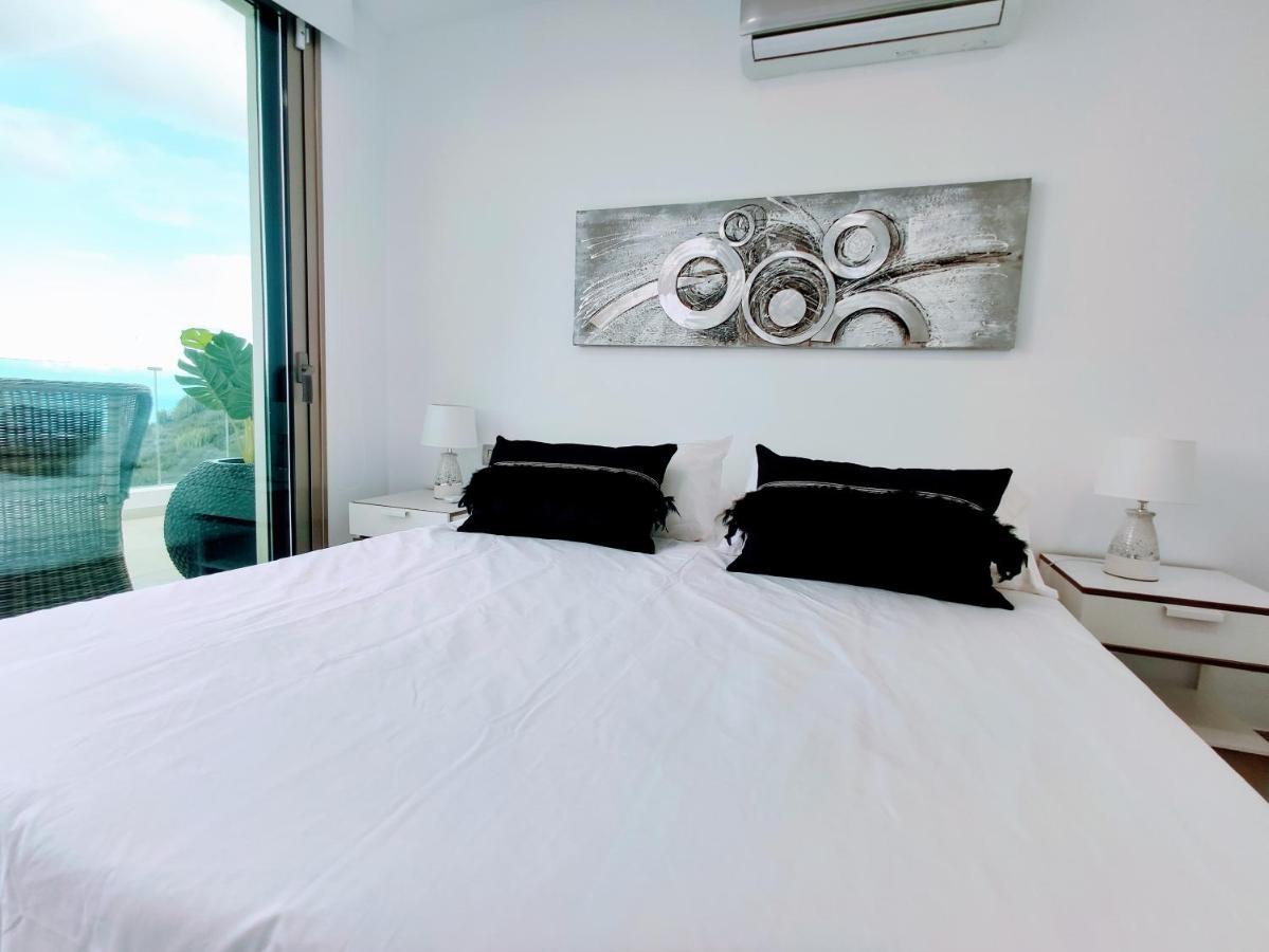 Elegante Y Moderna Villa Miami Адехе Екстериор снимка