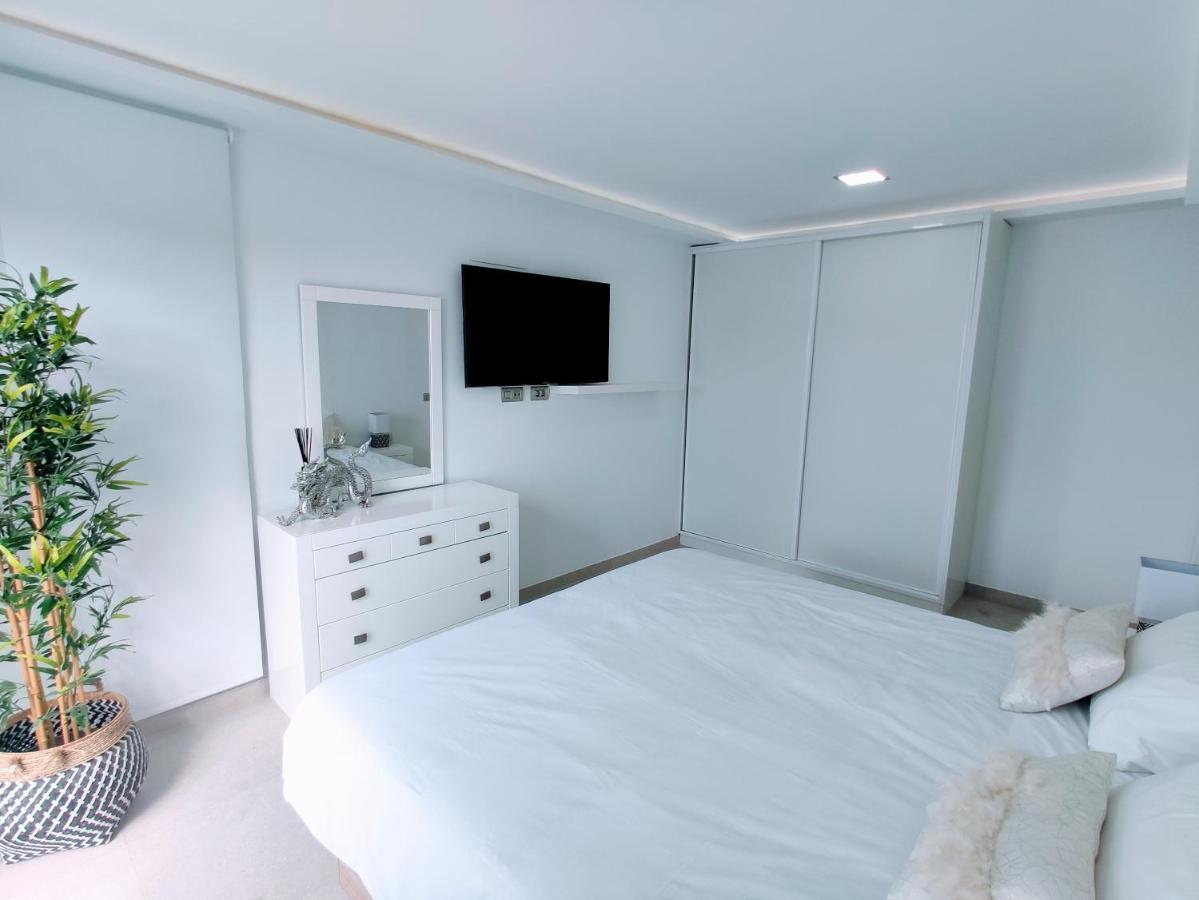 Elegante Y Moderna Villa Miami Адехе Екстериор снимка