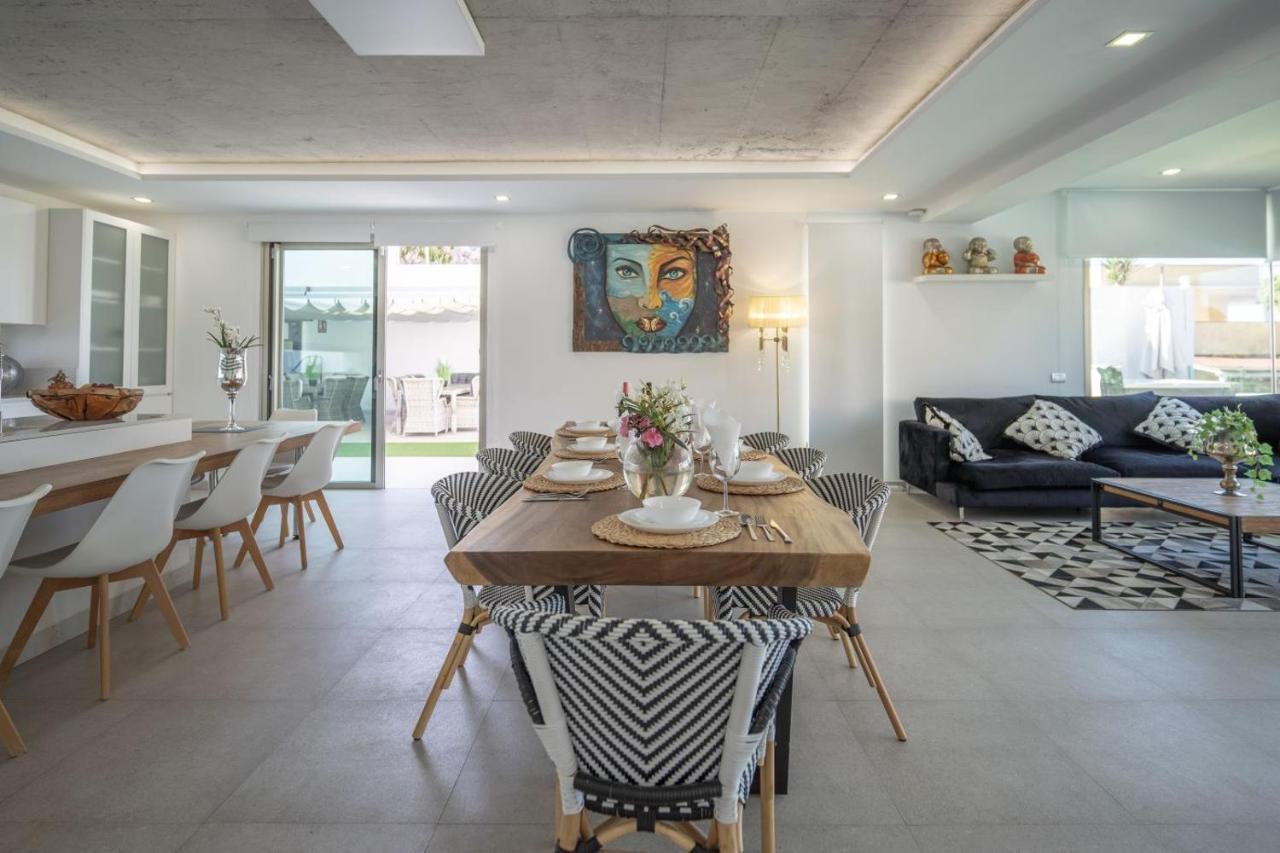 Elegante Y Moderna Villa Miami Адехе Екстериор снимка