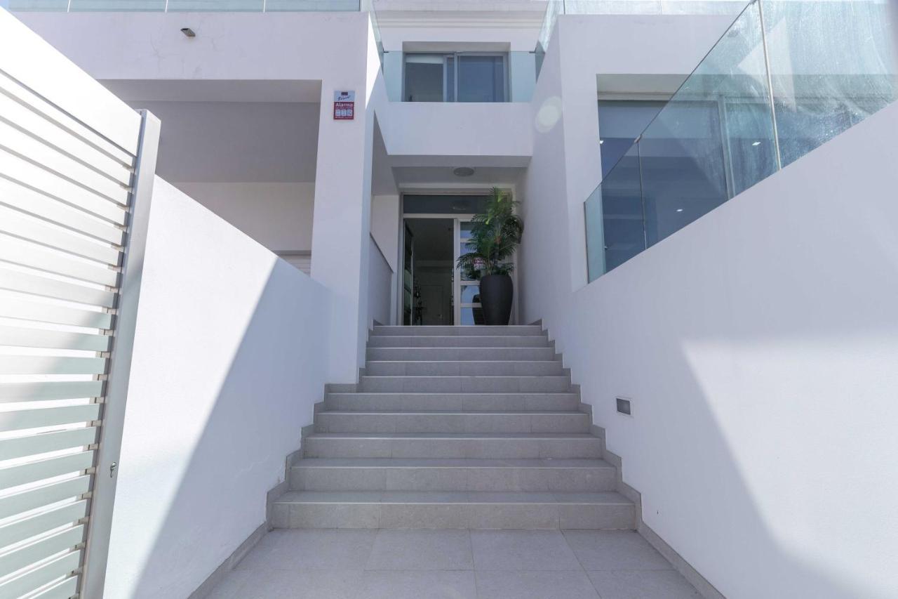 Elegante Y Moderna Villa Miami Адехе Екстериор снимка